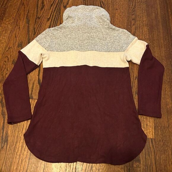 New Market And Spruce sweater - Picture 2 of 4